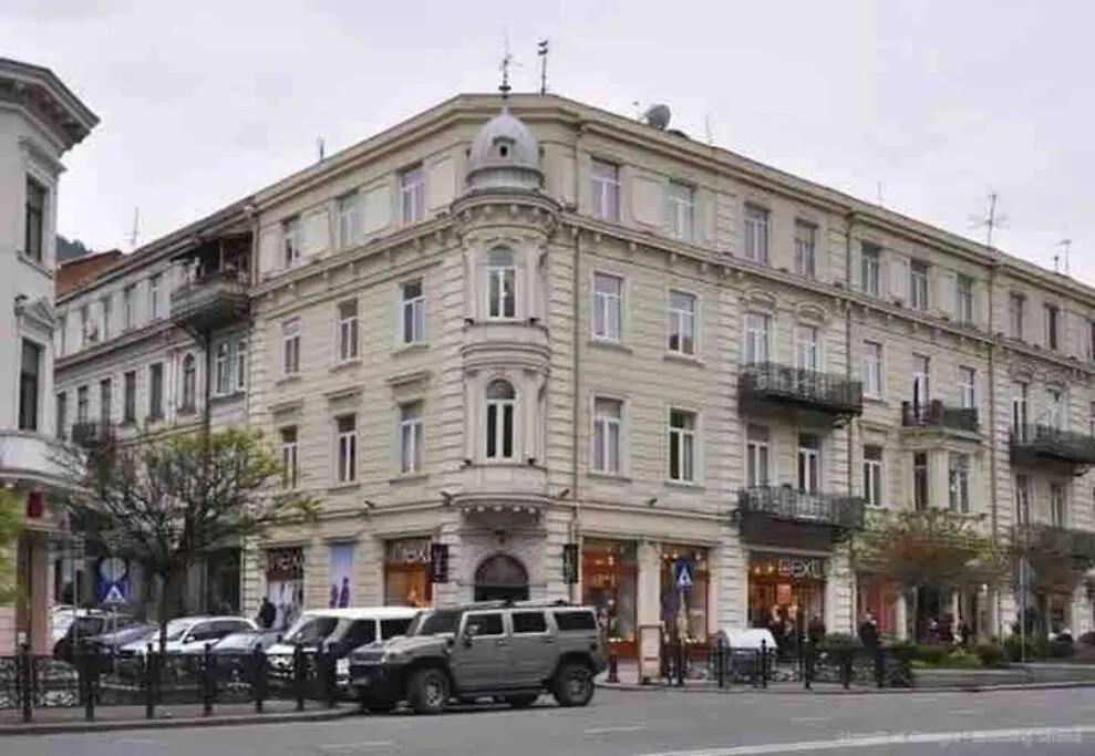 Rooftop Grey Apartment At Rustaveli Avenue Tbilisi