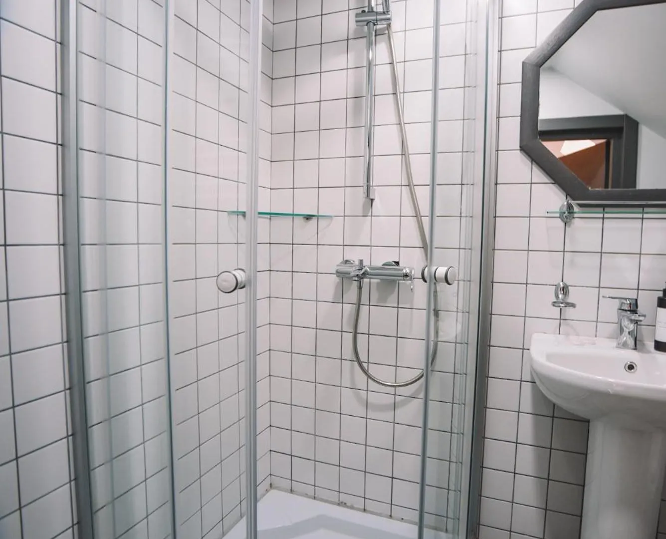 Rooftop Grey Apartment At Rustaveli Avenue Tbilisi 0*,  Georgien